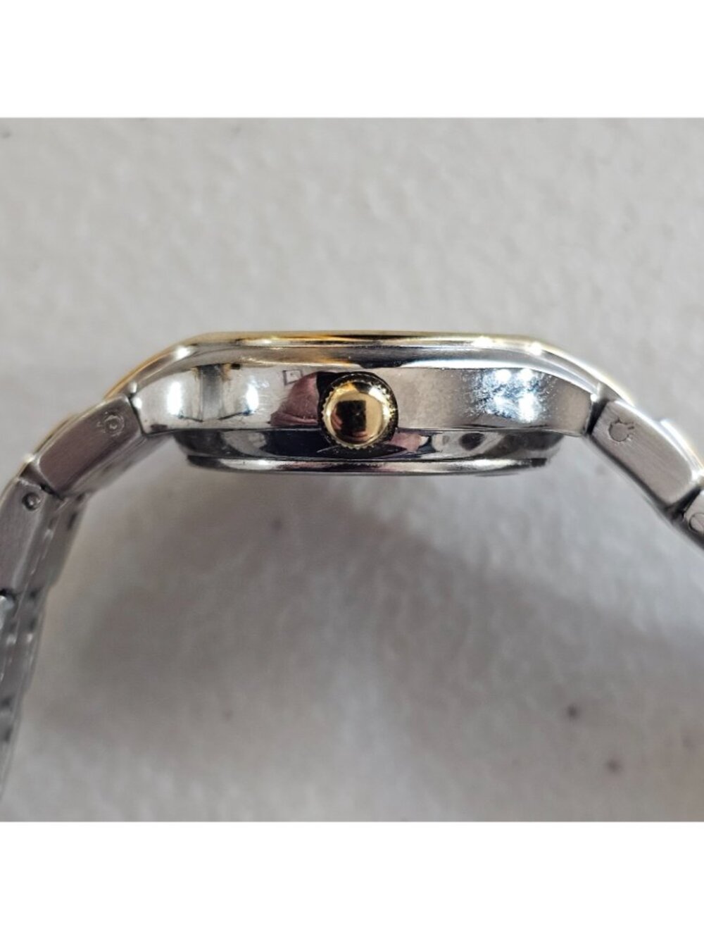 Timex Indiglo WR 50M Quartz Watch Two Tone w/ Date Working Needs Service - Picture 4 of 9